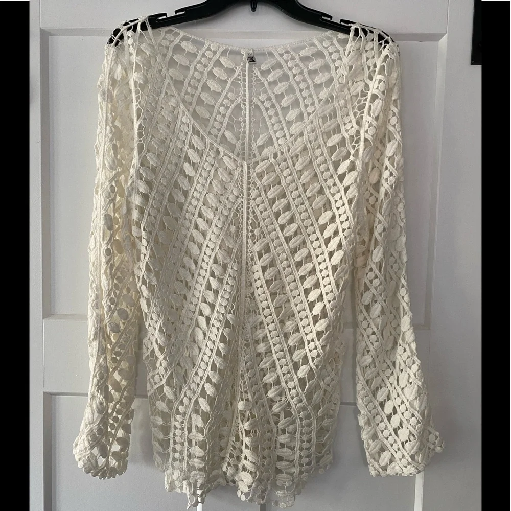 Beautiful 100% Cotton Lace Pattern Top